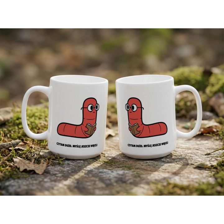 Kubek z nadrukiem „Czytam dużo. Myślę jeszcze więcej” | Robacze Życie | dla fanów literatury i analizowania